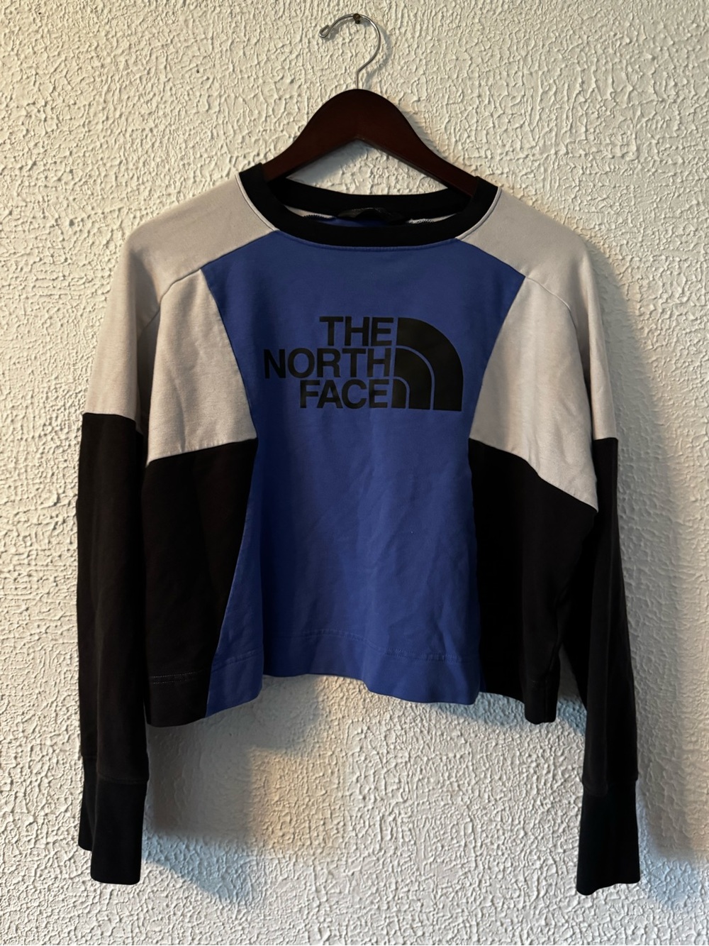The North Face Women's Blue Black Cream Colorblock Crewneck Sweatshirt